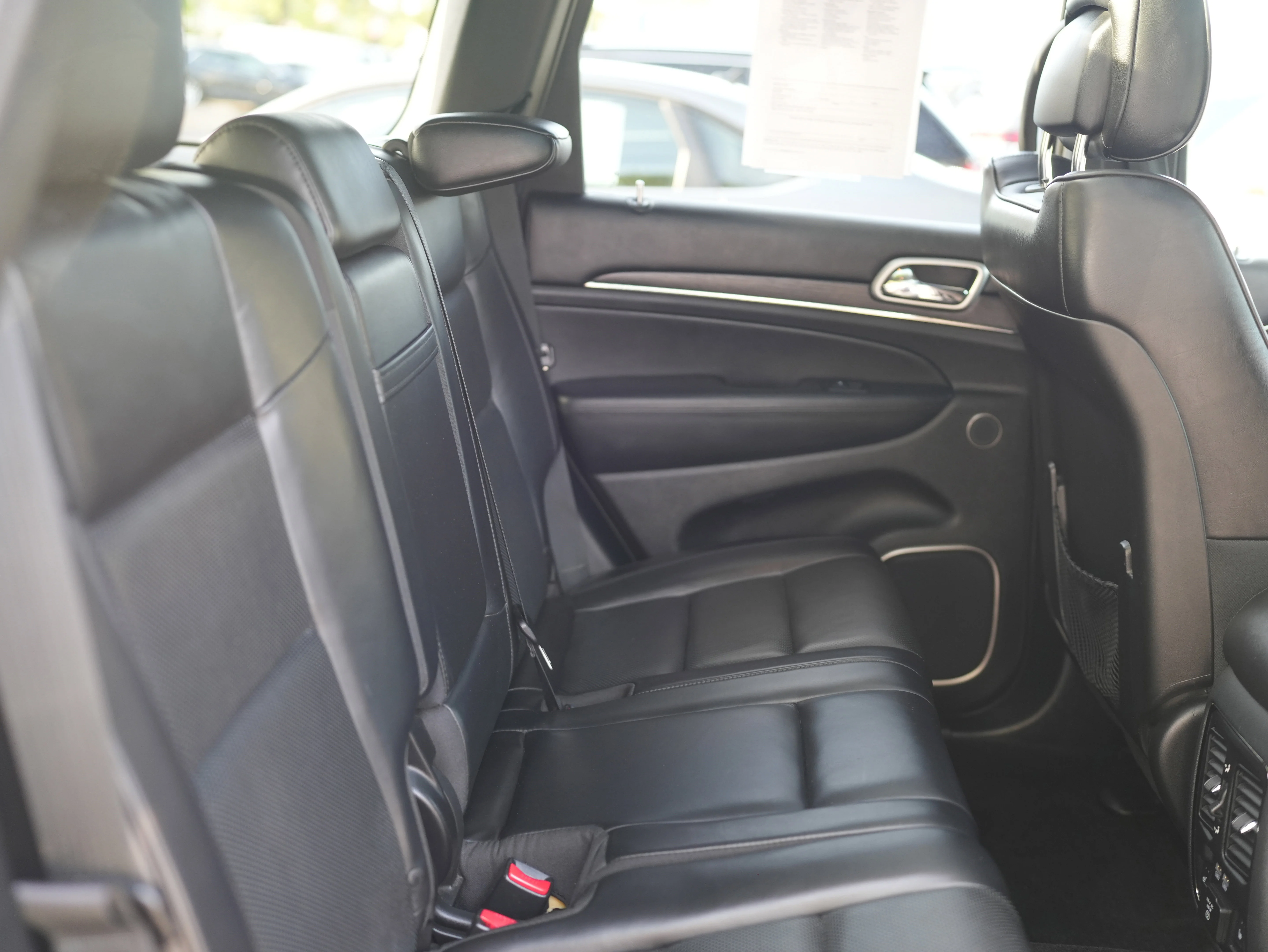 Used 2018 Billet Silver Metallic Clearcoat Jeep High Altitude image 24