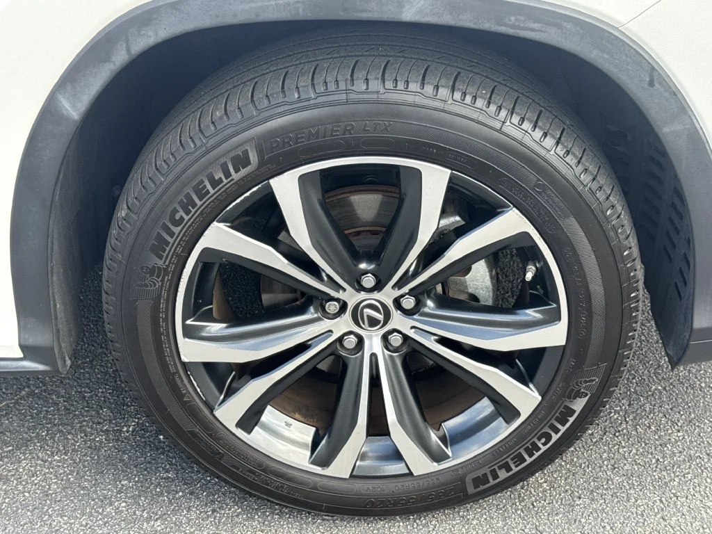 Used 2022 White Lexus 350L image 12
