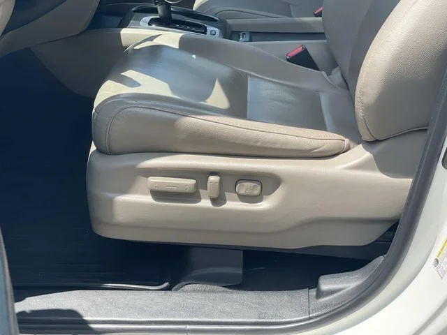 Used 2019  Honda EX-L image 16