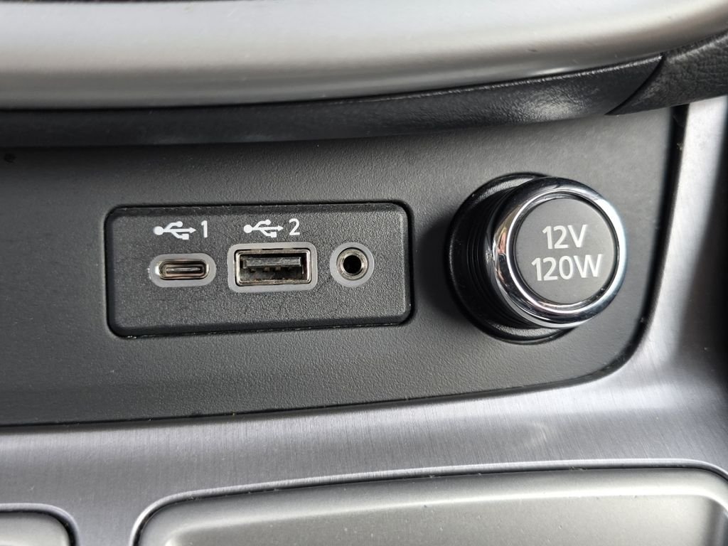 Used 2020 Black Nissan S image 29
