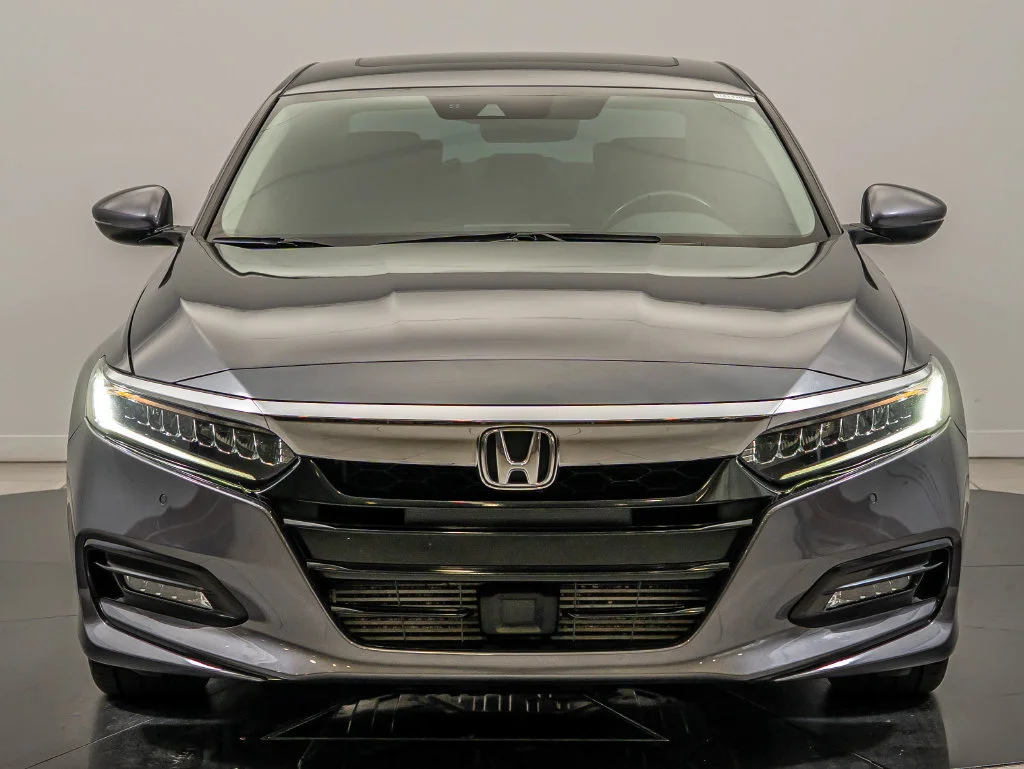Used 2018 Gray Honda Touring image 2