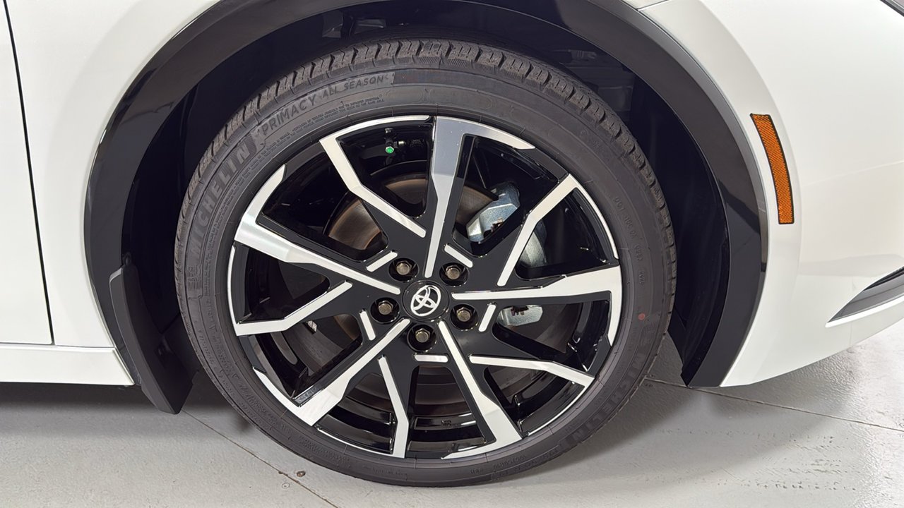 New 2027 Wind Chill Pearl <sup>1</sup> Toyota  XSE image 21