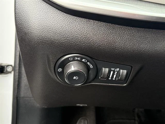 2025 Jeep Compass Limited - Photo 16