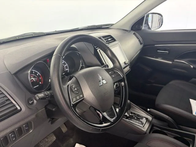 Used 2025 Gray Mitsubishi 2.0 S image 12