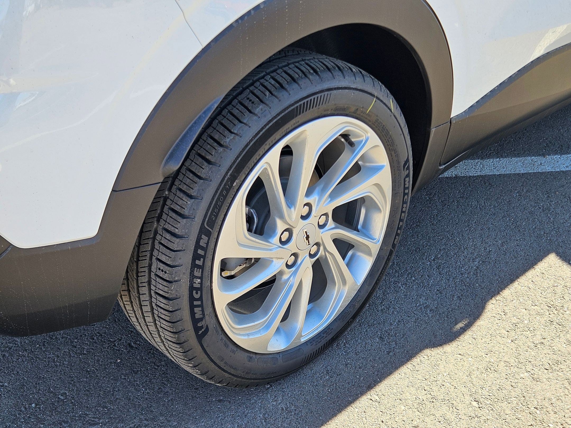 2027 Chevrolet Bolt LT - Photo 13