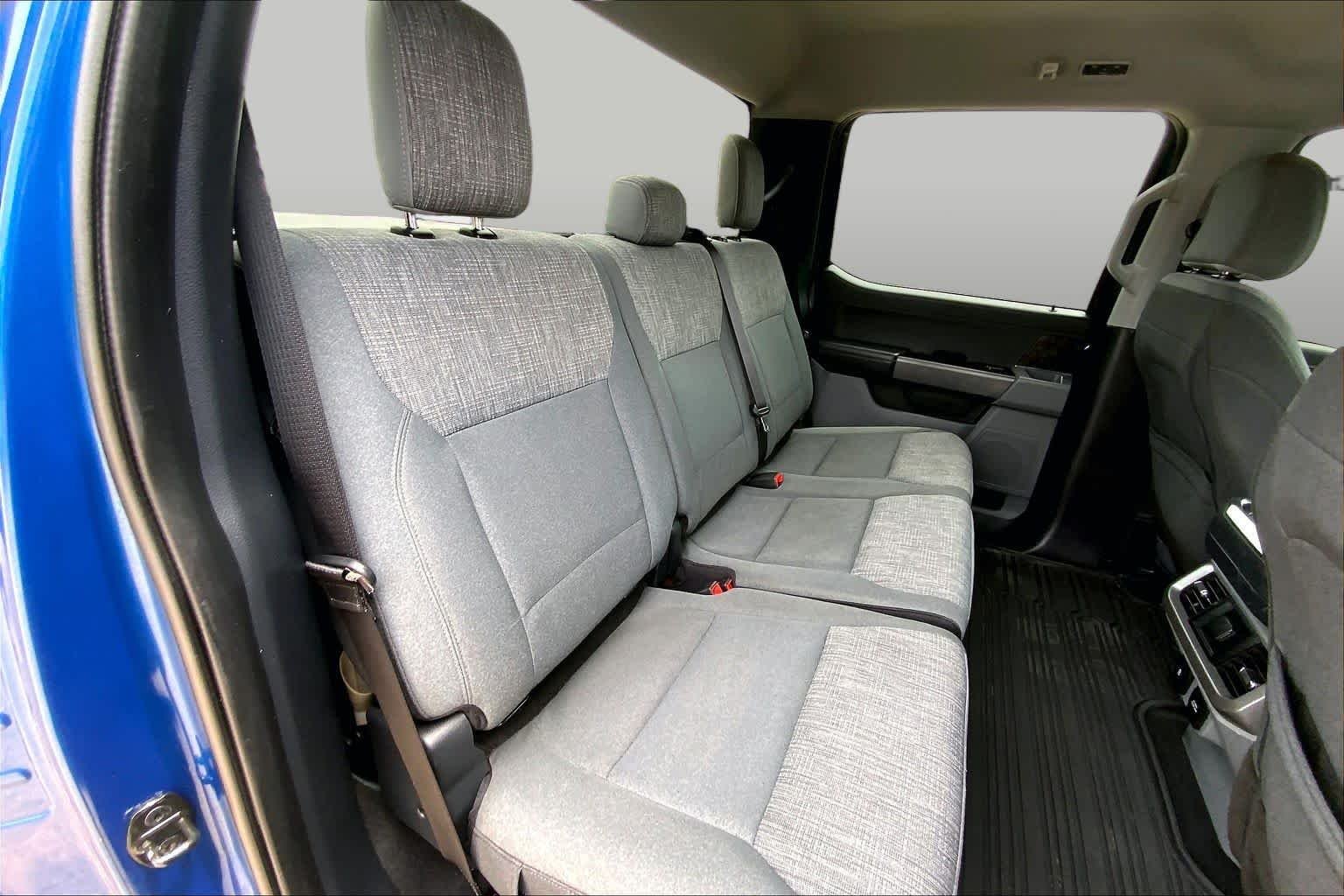 Used 2023 Atlas Blue Ford XLT image 18