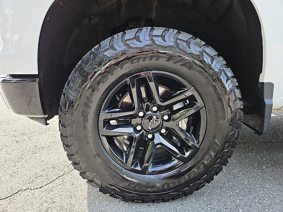 Used 2024 Summit White Chevrolet Custom Trail Boss image 9