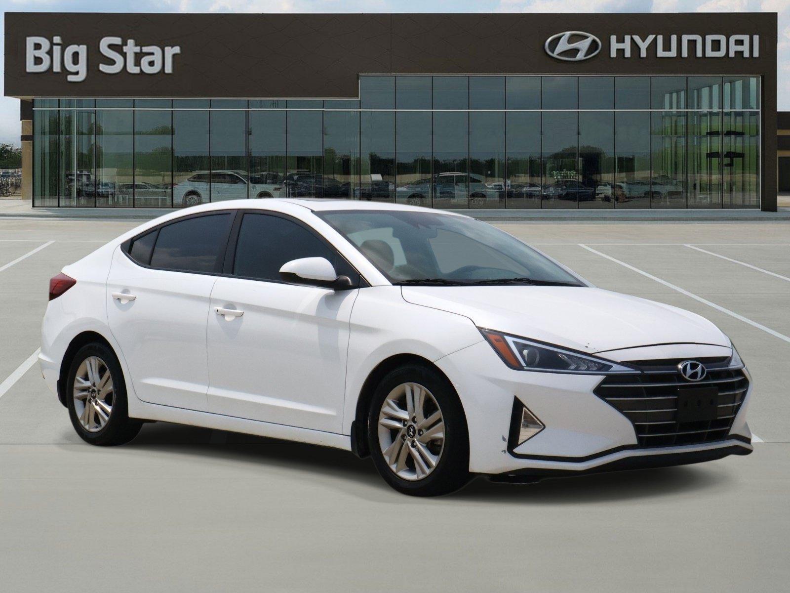 Used 2019 Quartz White Pearl Hyundai Value Edition image 6