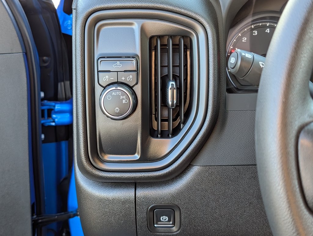 2025 Chevrolet Silverado 1500 Custom - Photo 27