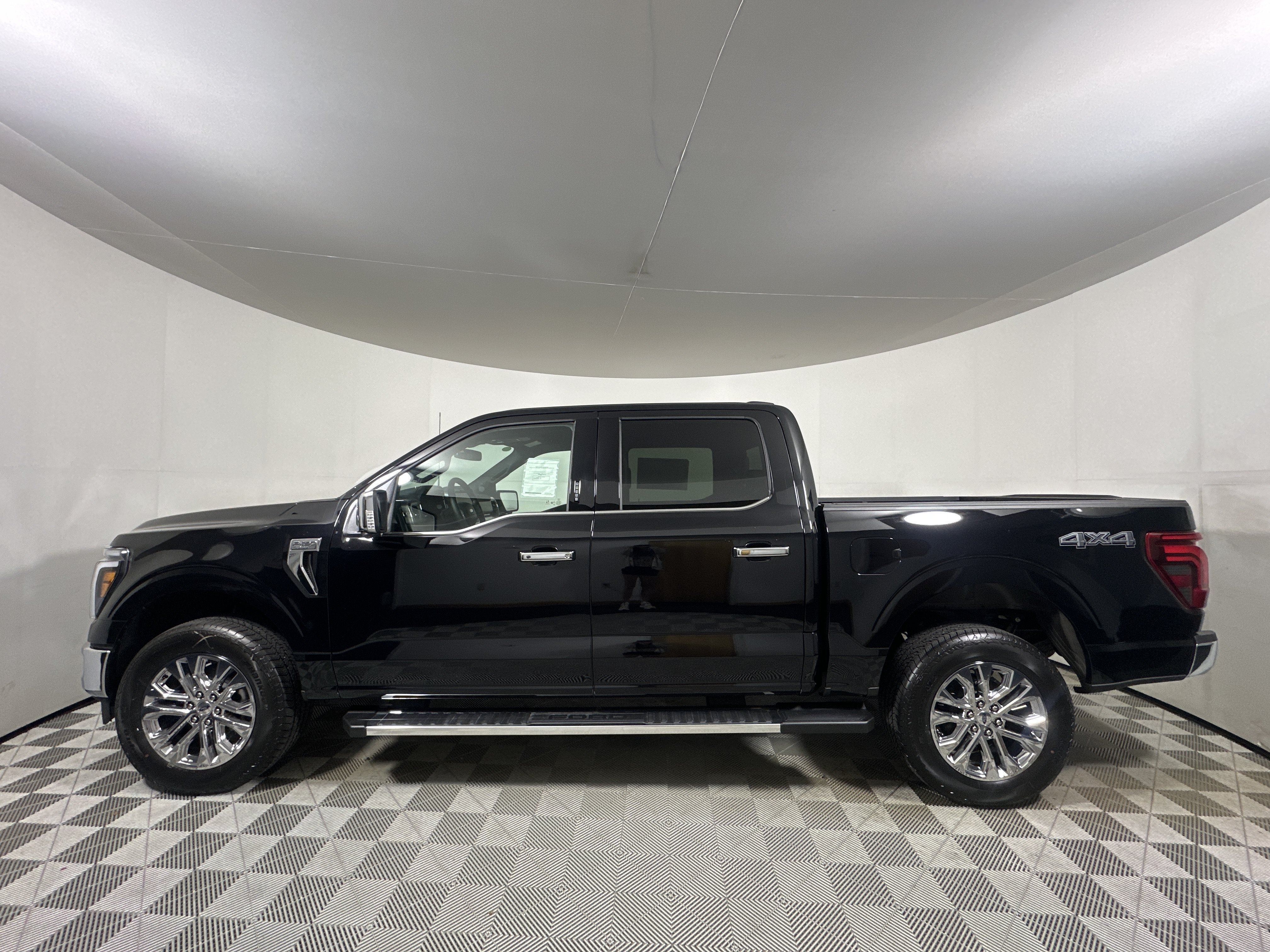 New 2026 AGATE BLACK MET Ford LARIAT image 4