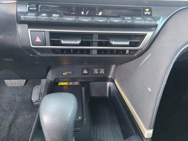 Used 2025  Toyota LE image 14