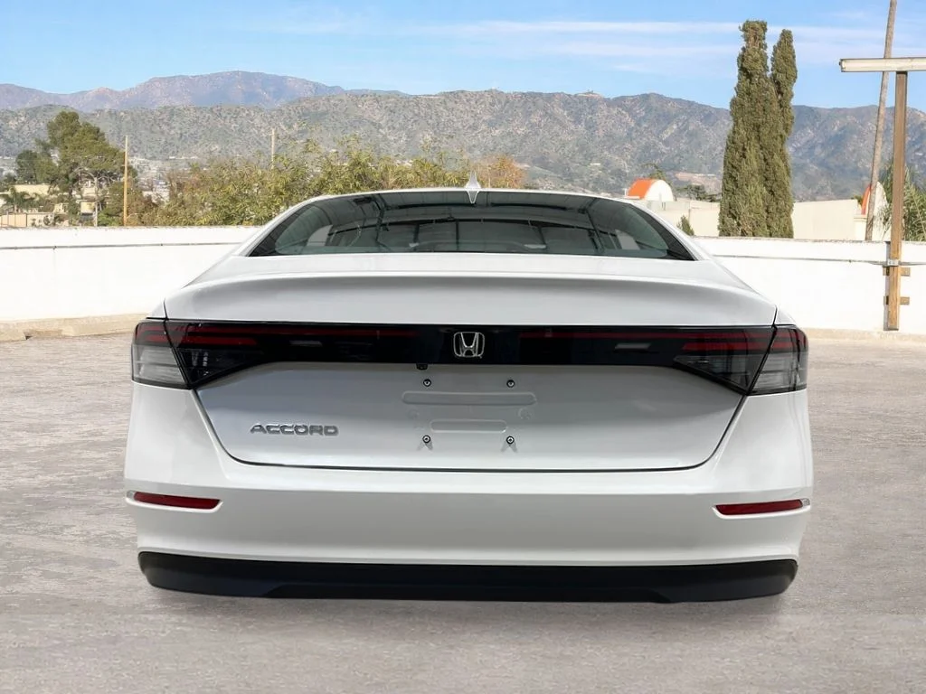 New 2026 Platinum White Pearl Honda LX image 4