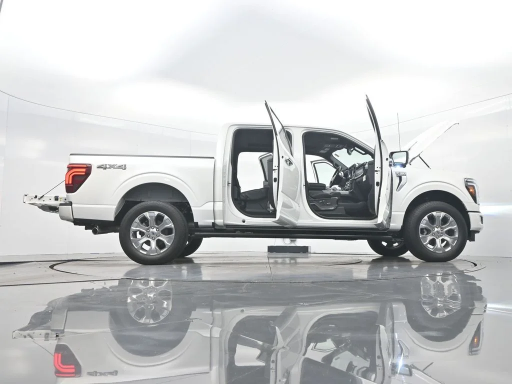 New 2026 Star White Metallic Tri-Coat Ford Platinum® image 47