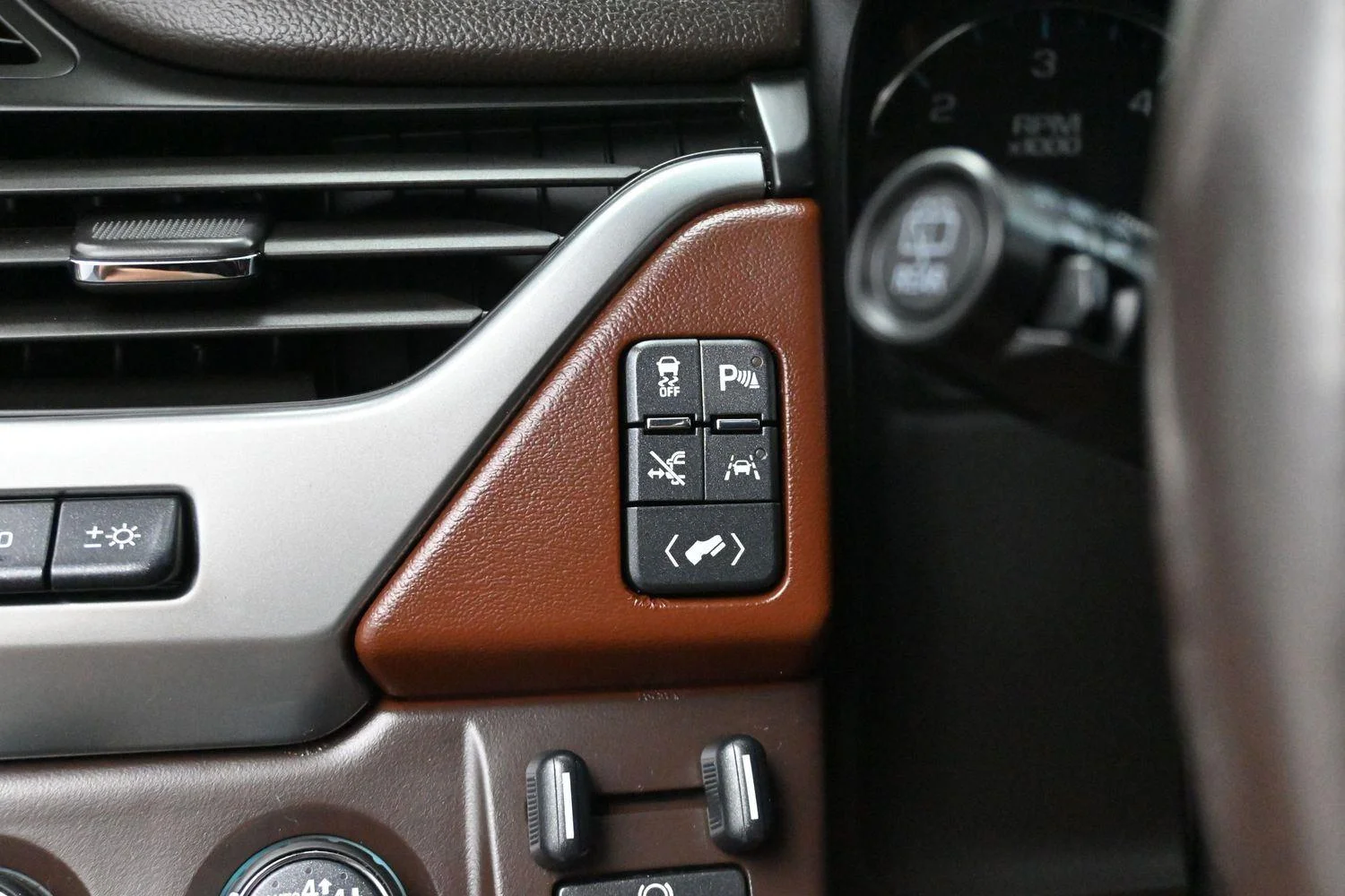Used 2018 Black Chevrolet Premier image 30