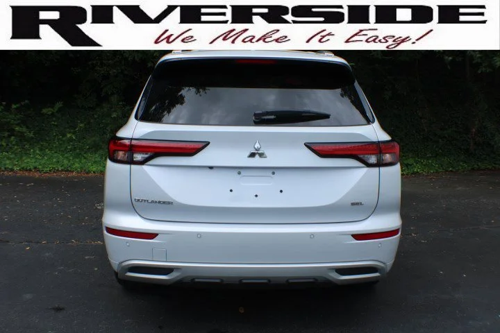 Used 2024 White Mitsubishi SEL image 16
