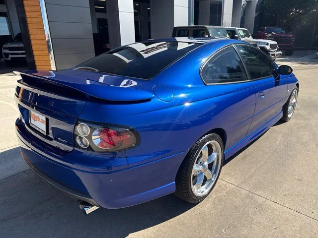 Used 2006 Blue Pontiac Base image 6