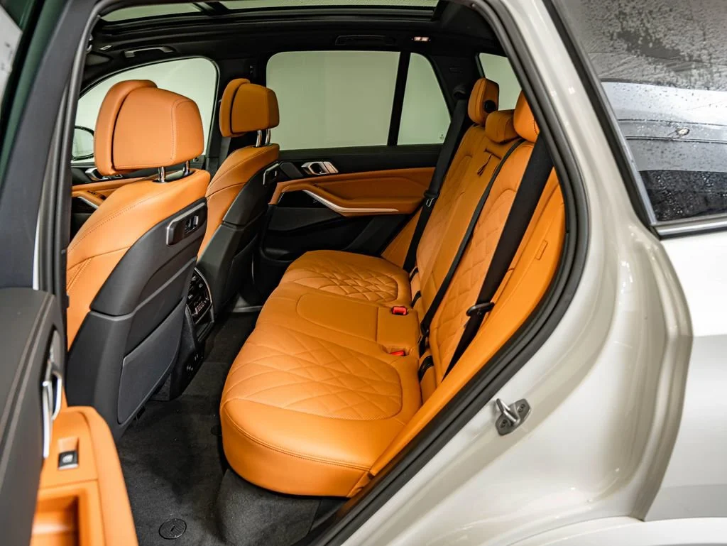 New 2026 White Metallic BMW xDrive50e image 32