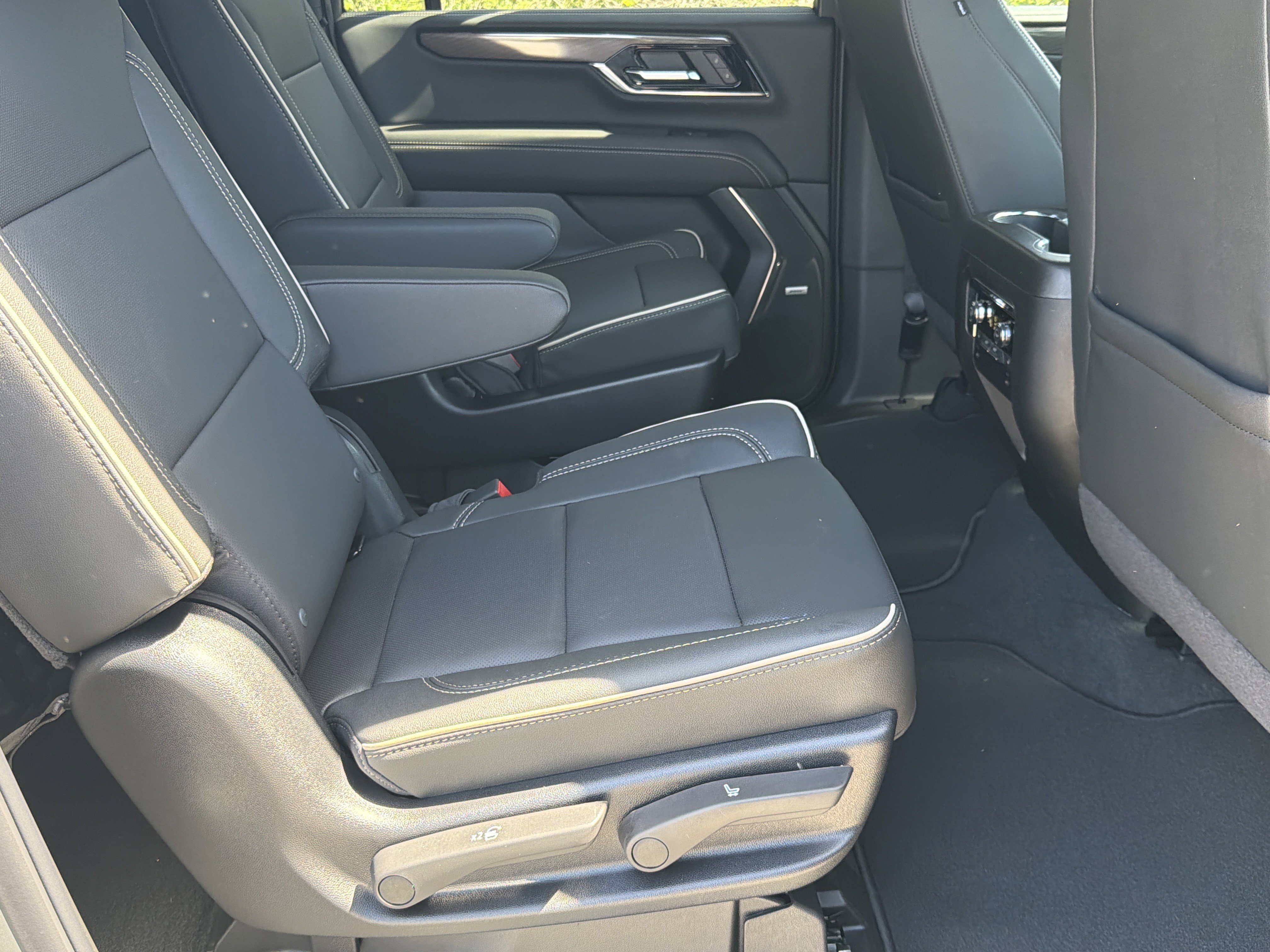 New 2026 Sterling Metallic GMC Elevation image 20