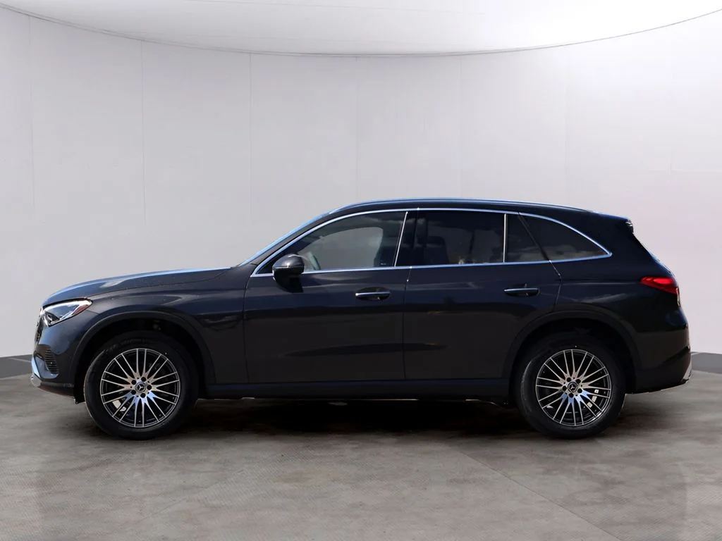 Certified Used 2026 Graphite Grey Metallic Mercedes-Benz GLC 300 image 4