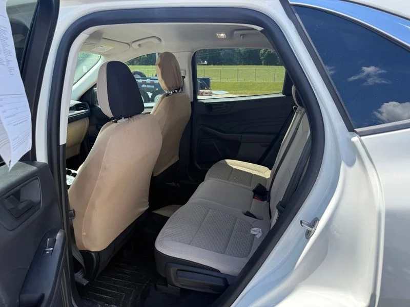 Used 2022 White Ford SE image 11