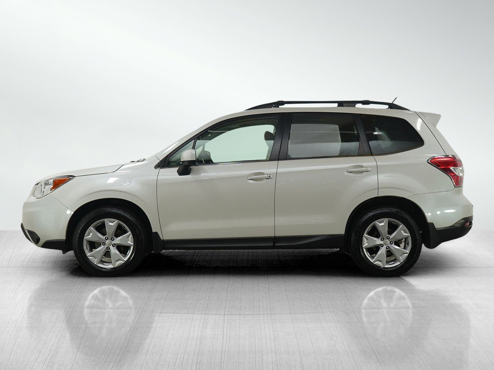Used 2015 Subaru Forester i Limited with VIN JF2SJARC2FH565483 for sale in Minneapolis, Minnesota