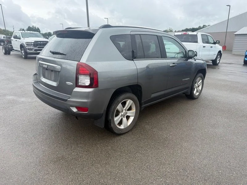 Used 2014 Gray Jeep Latitude image 12