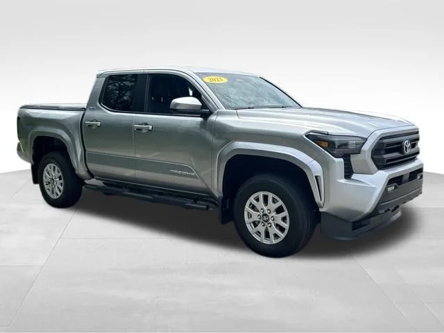 Used 2025 Silver Toyota SR5 image 7