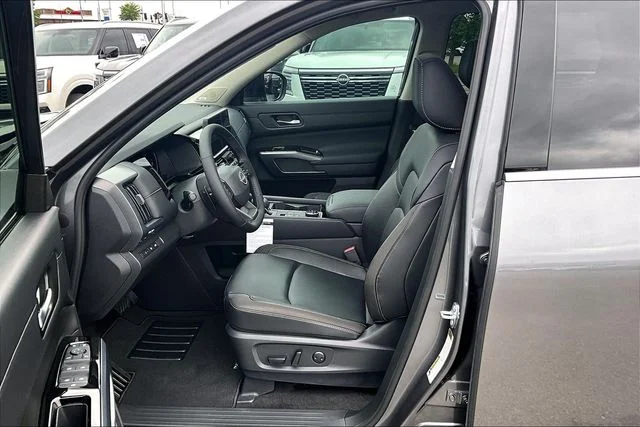 New 2026 Nissan Pathfinder SL 4D Sport Utility