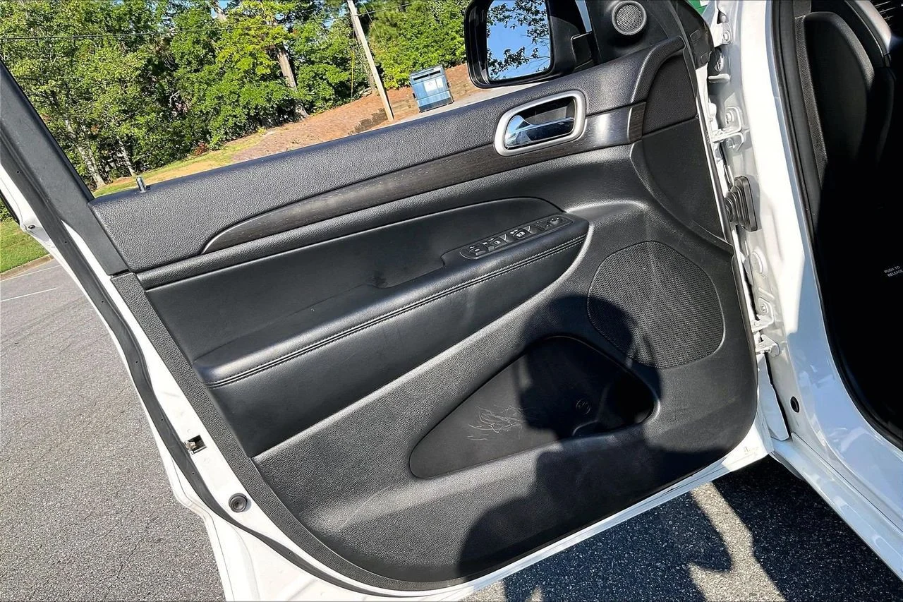 Used 2017 White Jeep Altitude image 26