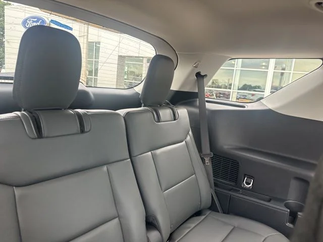 New 2026 Star White Metallic Tri-Coat Ford Active image 14