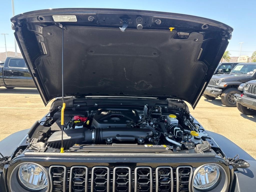 Used 2025 Black Jeep Sport S image 14