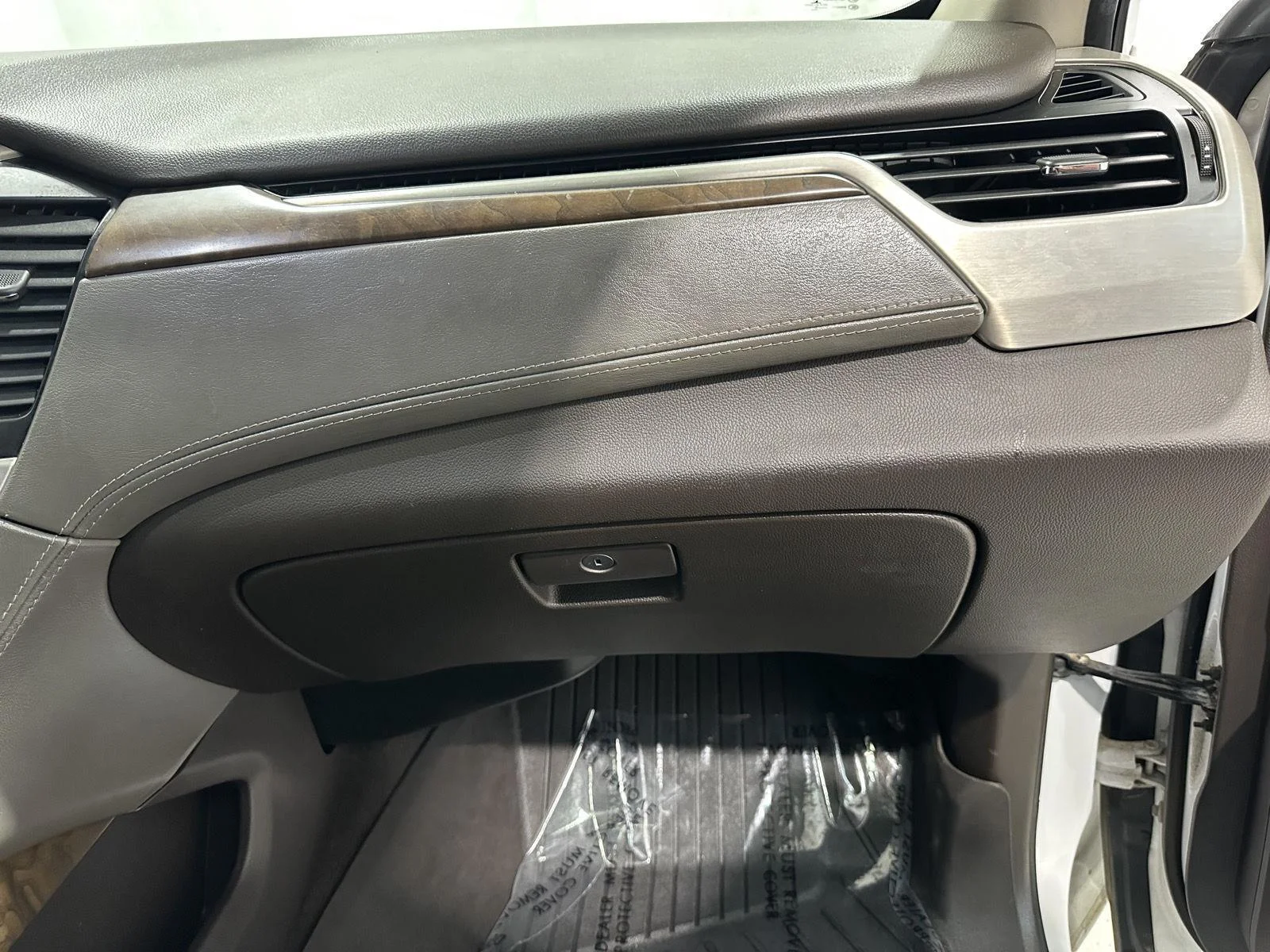 Used 2019 SUMMIT WHITE GMC Denali image 29