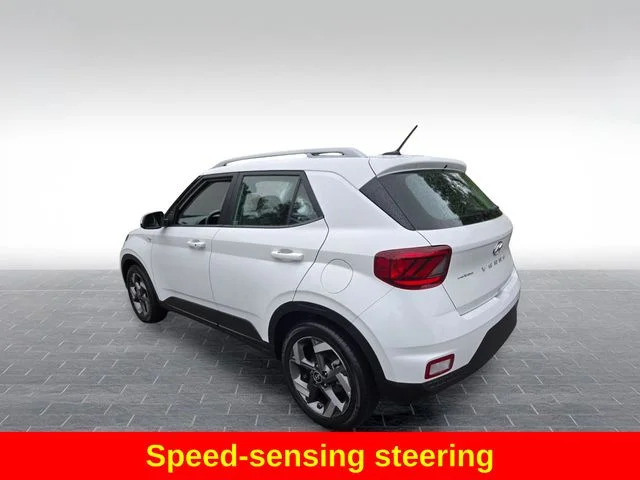 Used 2025 White Hyundai SEL image 6