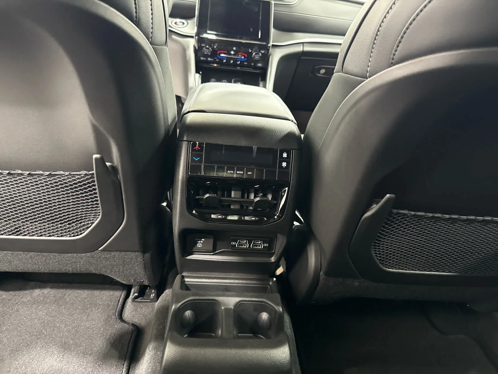 Used 2025 Silver Jeep Altitude 4x4 image 13