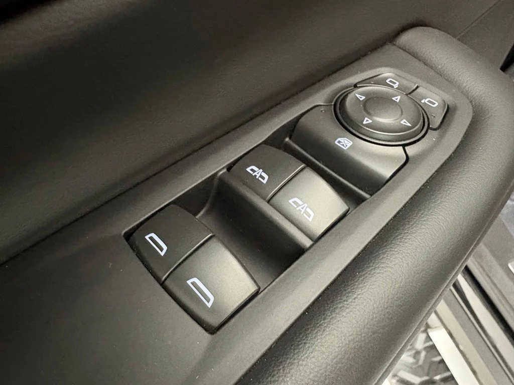 Used 2025 Black Chevrolet Z71 image 21