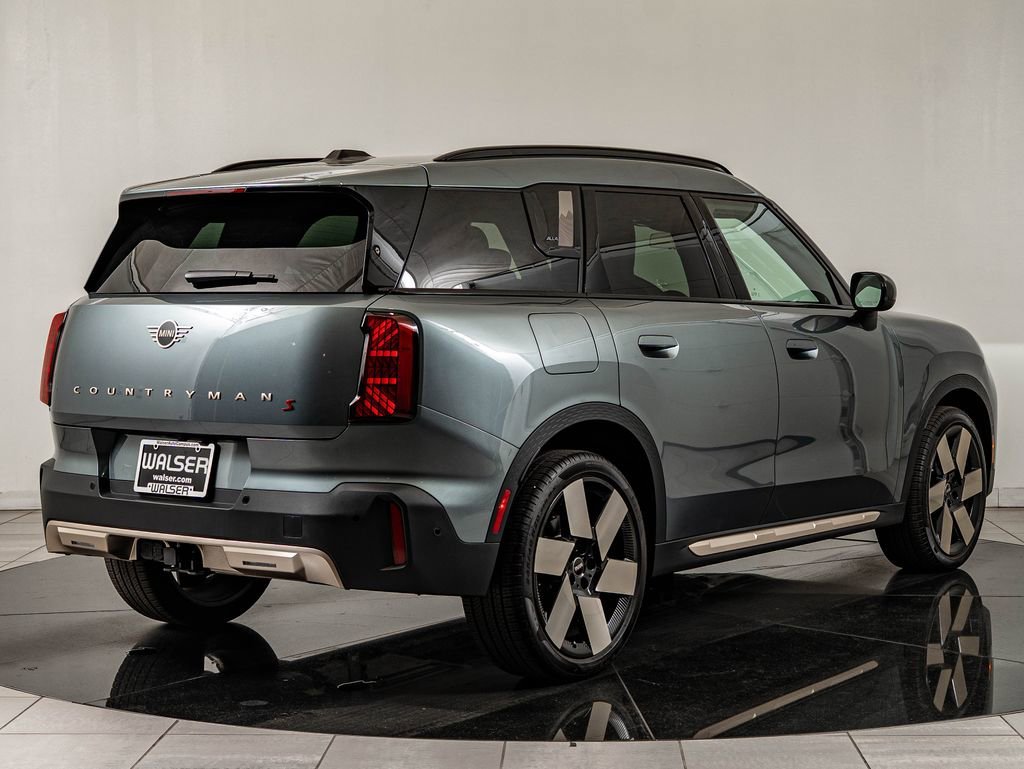 Used 2025 Smokey Green Metallic MINI Iconic image 5