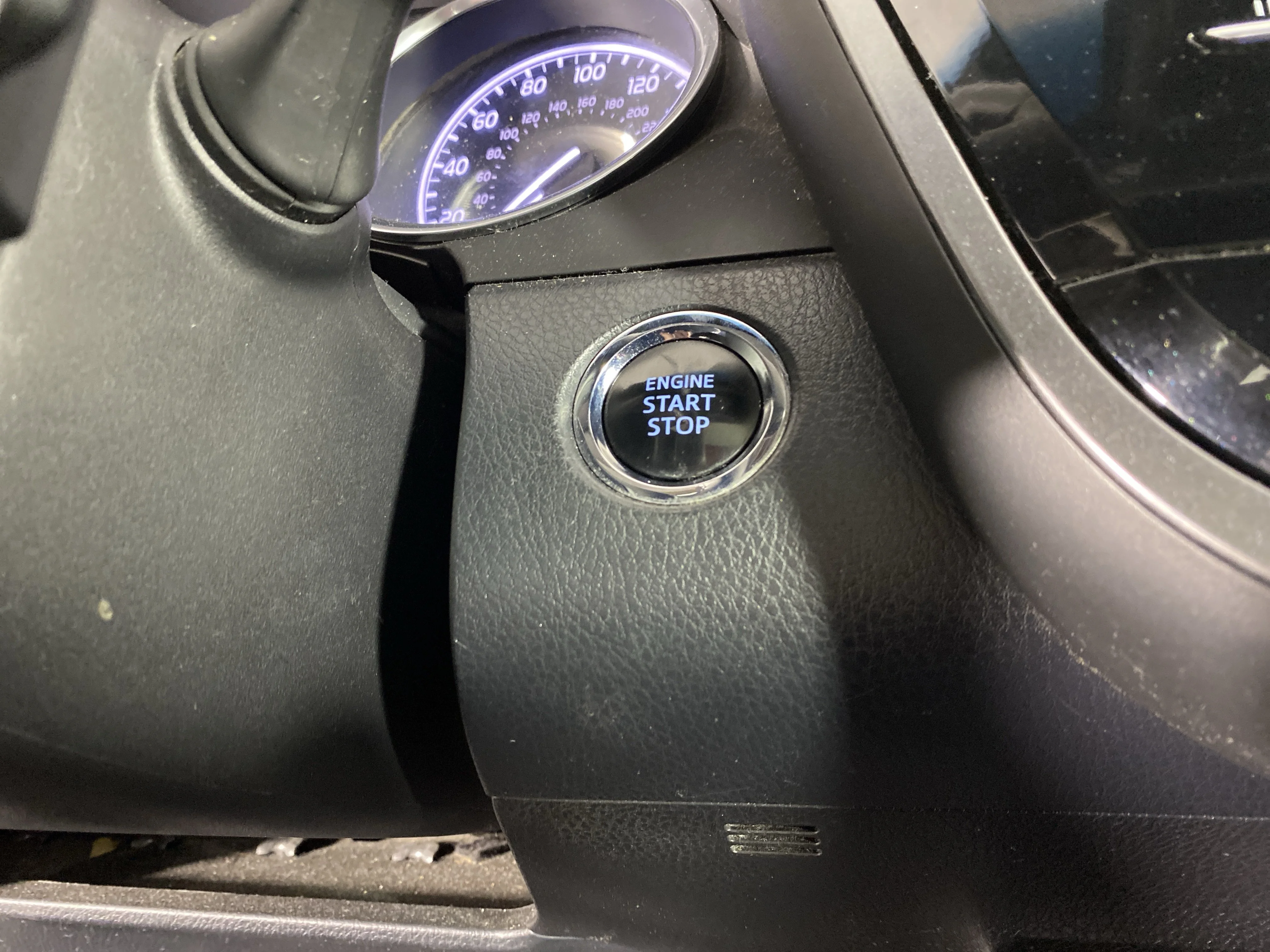 Used 2018 Super White Toyota SE image 25