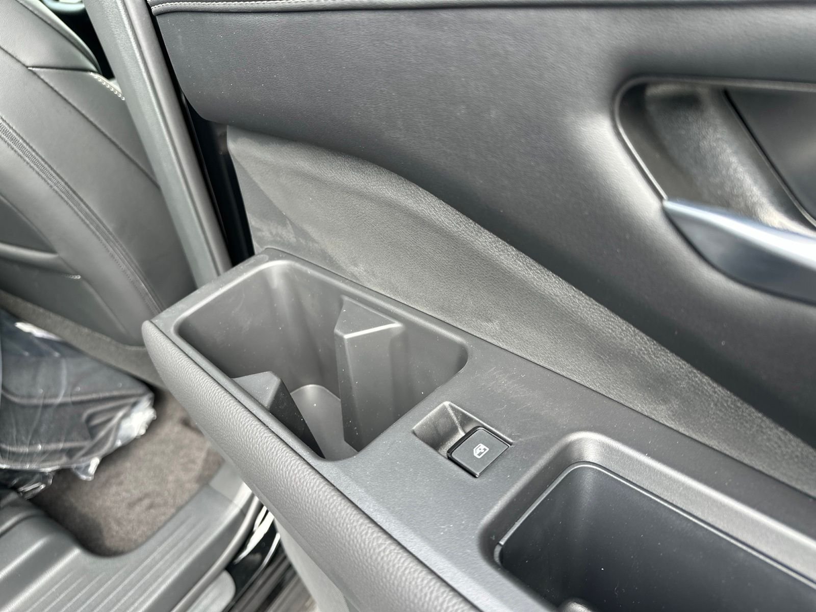 New 2026 Black Nissan Platinum image 36