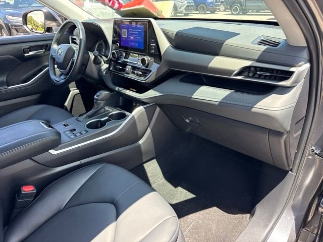 2025 Toyota Highlander XLE - Photo 27