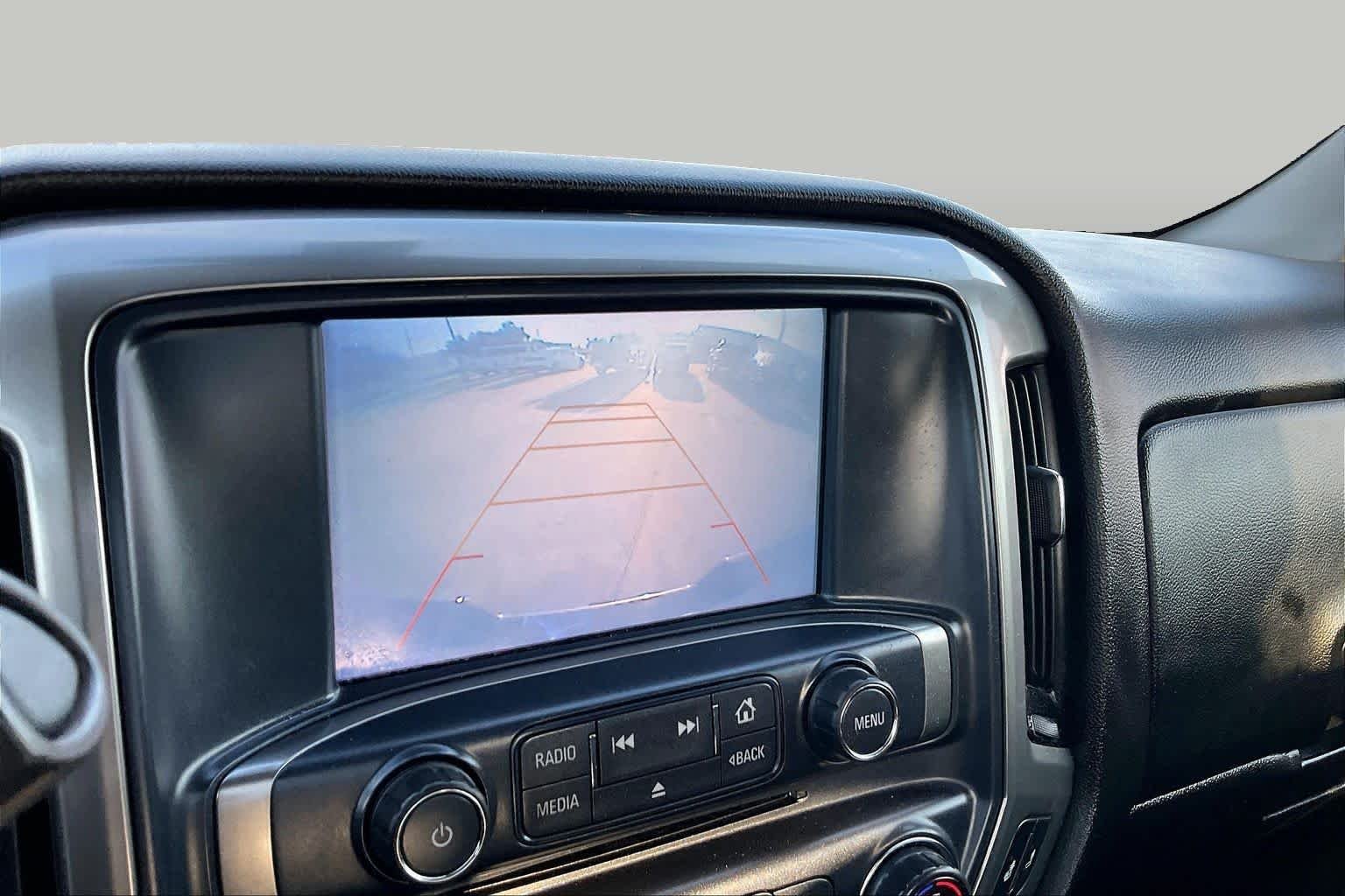 Used 2018 Silver Ice Metallic Chevrolet LT image 27