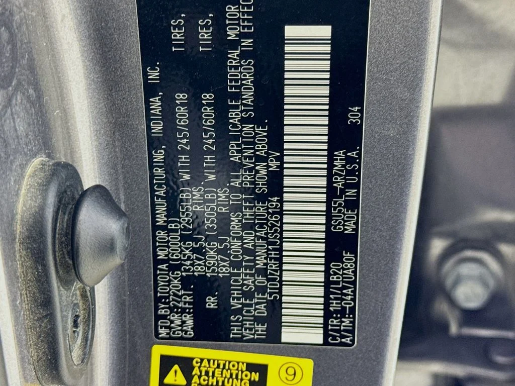 Used 2018 Gray Toyota XLE image 43
