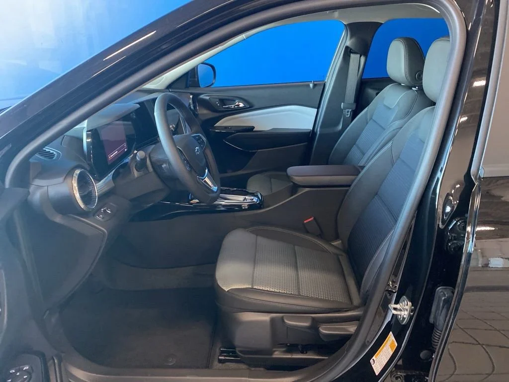 2026 Chevrolet Trax LT - Photo 10