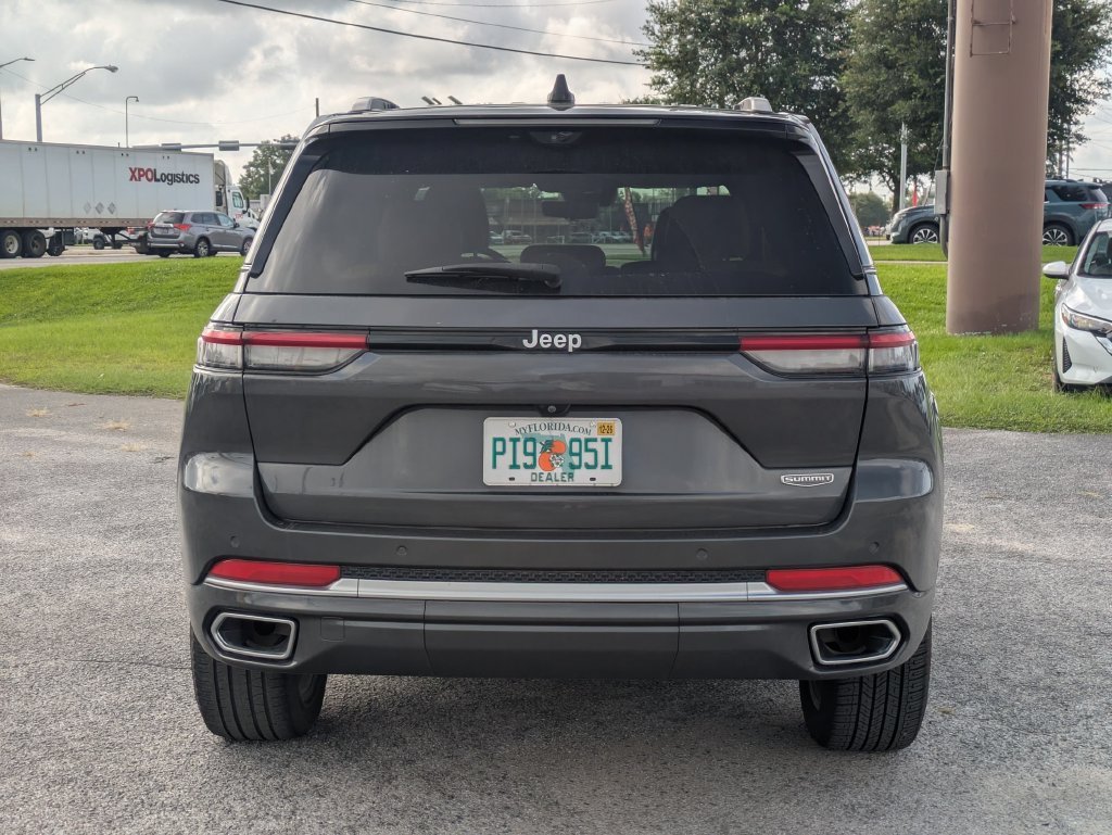Used 2022 Gray Jeep Summit image 4
