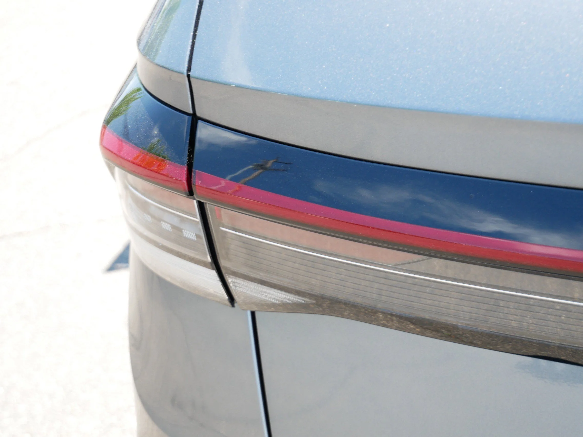 Certified Used 2025 Platinum Gray Metallic Volkswagen SE image 17