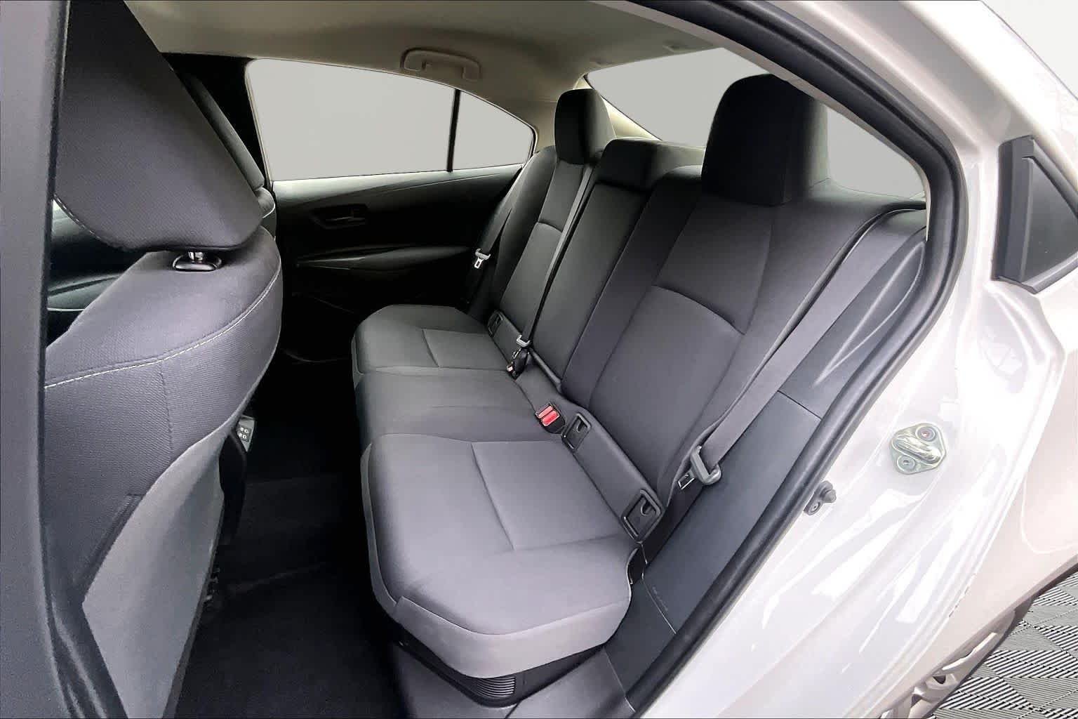 Used 2025 Ice Cap Toyota Hybrid LE image 21