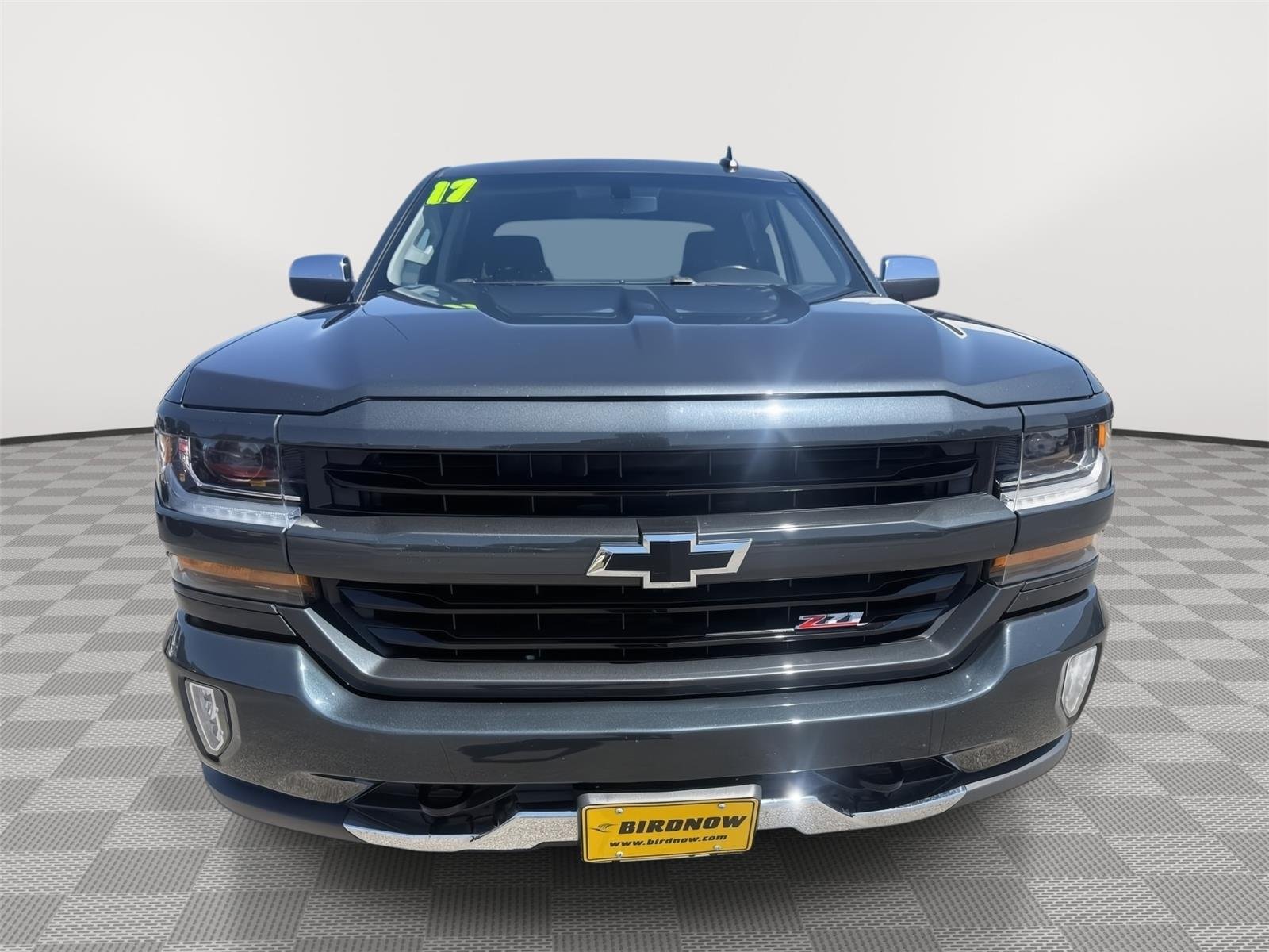 Used 2017 GRAPHITE METALLIC Chevrolet LT image 6