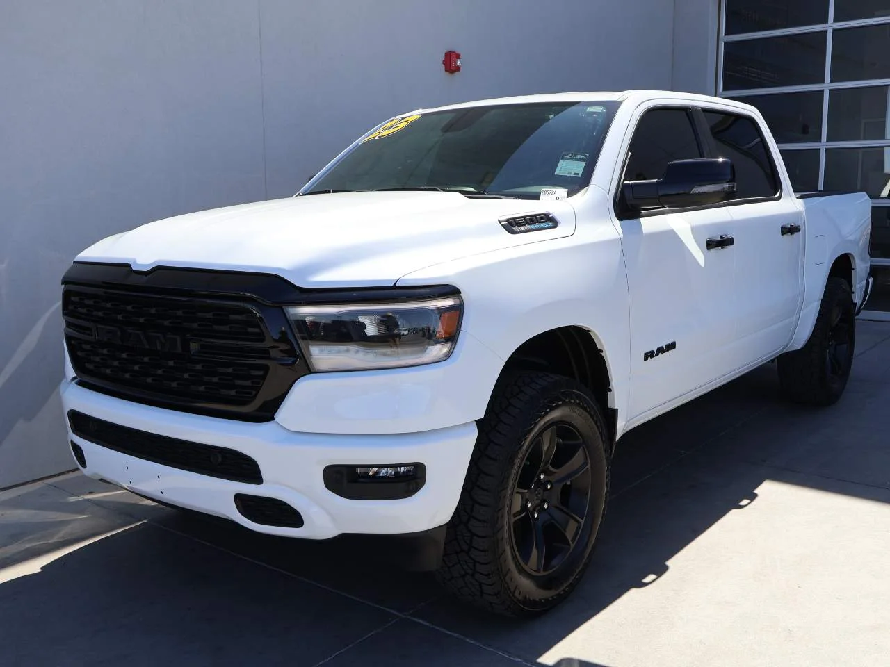 2023 RAM 1500 Big Horn/Lone Star 4x4 Crew Cab 5'7's photo