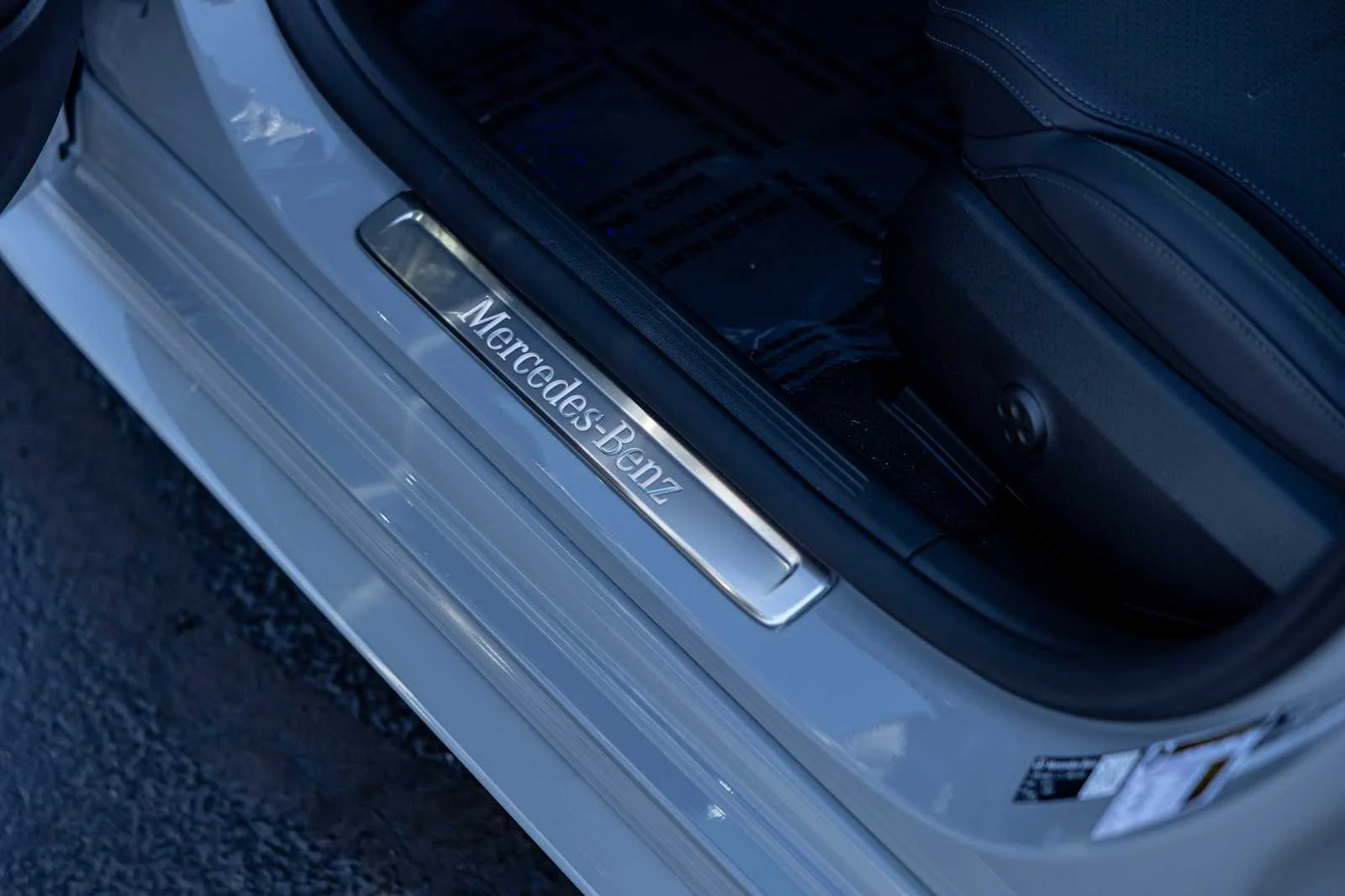 New 2026 MANUFAKTUR Alpine Grey Mercedes-Benz C 300 image 13