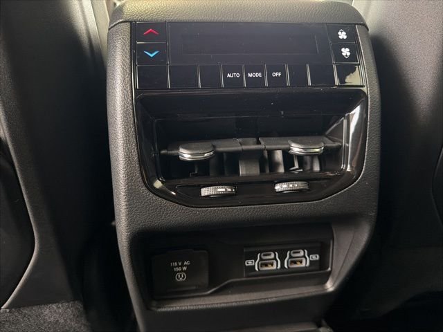 New 2026 Silver Zynith Exterior Paint Jeep Laredo image 17