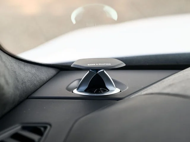 Used 2025  Lamborghini SE image 36